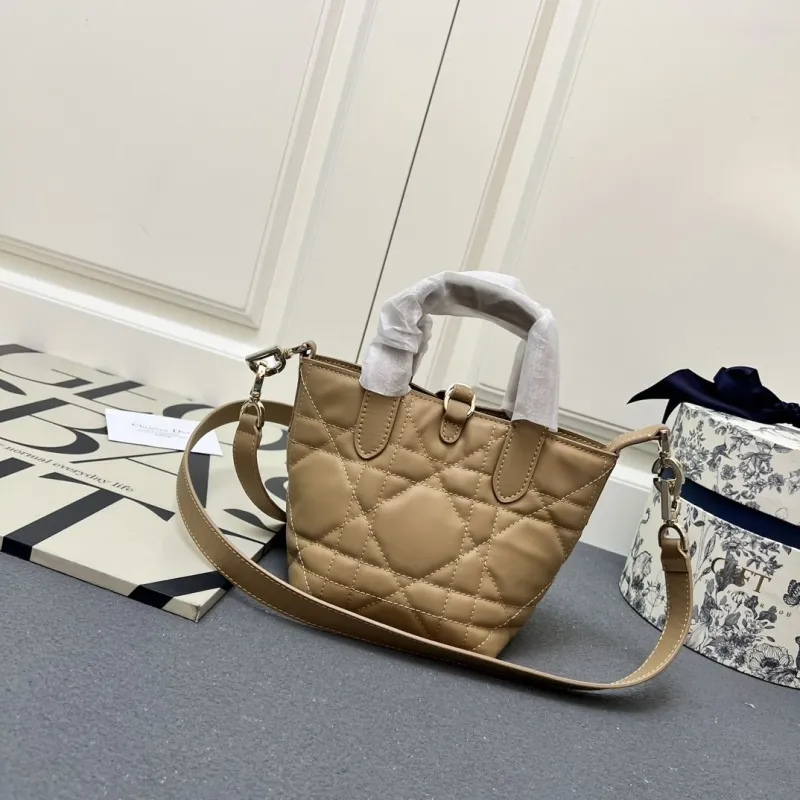 Dior Shopping Bags-47 - Image 4