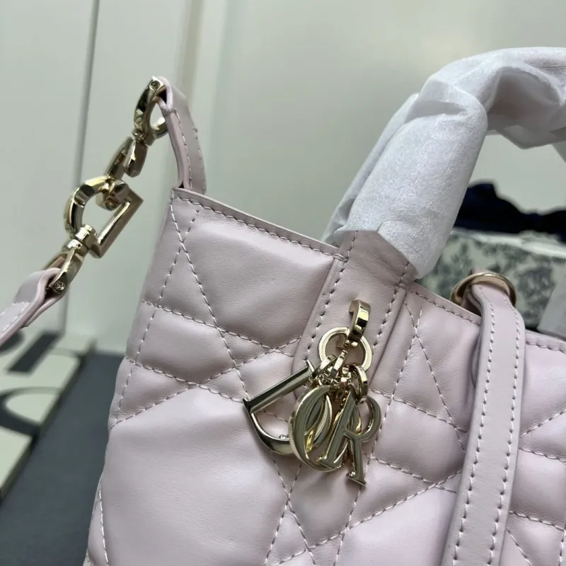Dior Shopping Bags-48 - Image 4