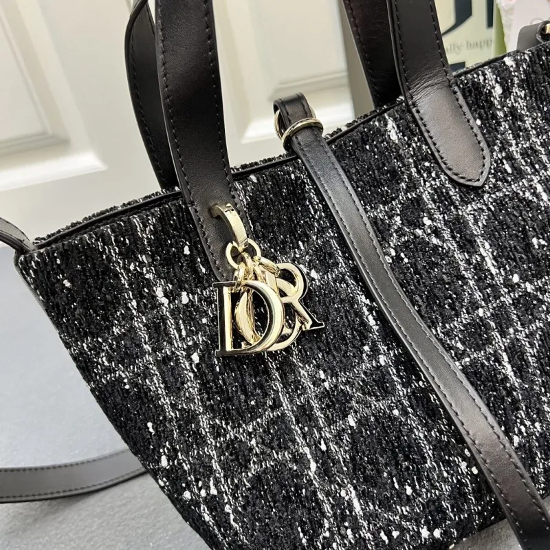 Dior Shopping Bags-53 - Image 4