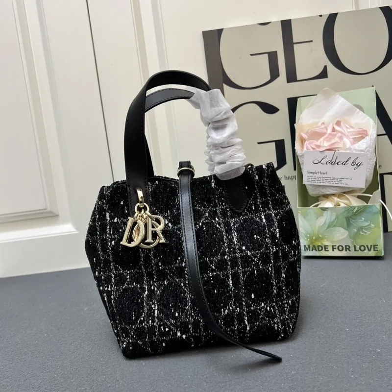 Dior Shopping Bags-53 - Image 6