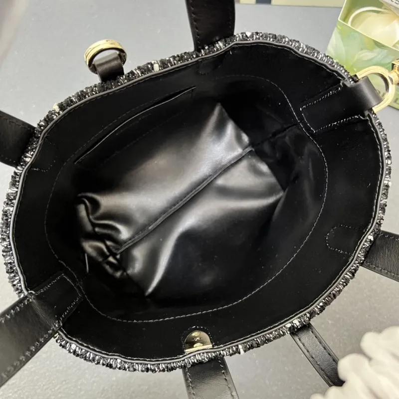 Dior Shopping Bags-53 - Image 7