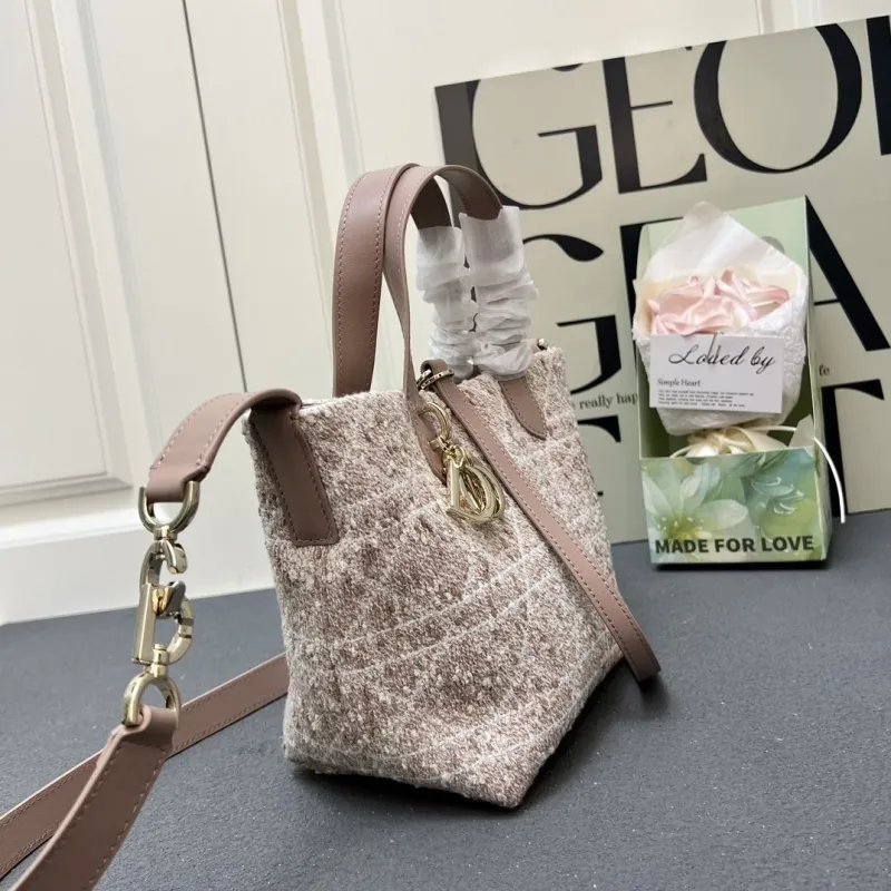 Dior Shopping Bags-54 - Image 3