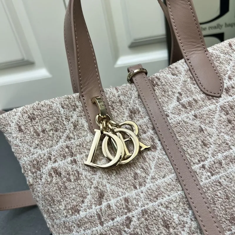 Dior Shopping Bags-54 - Image 4