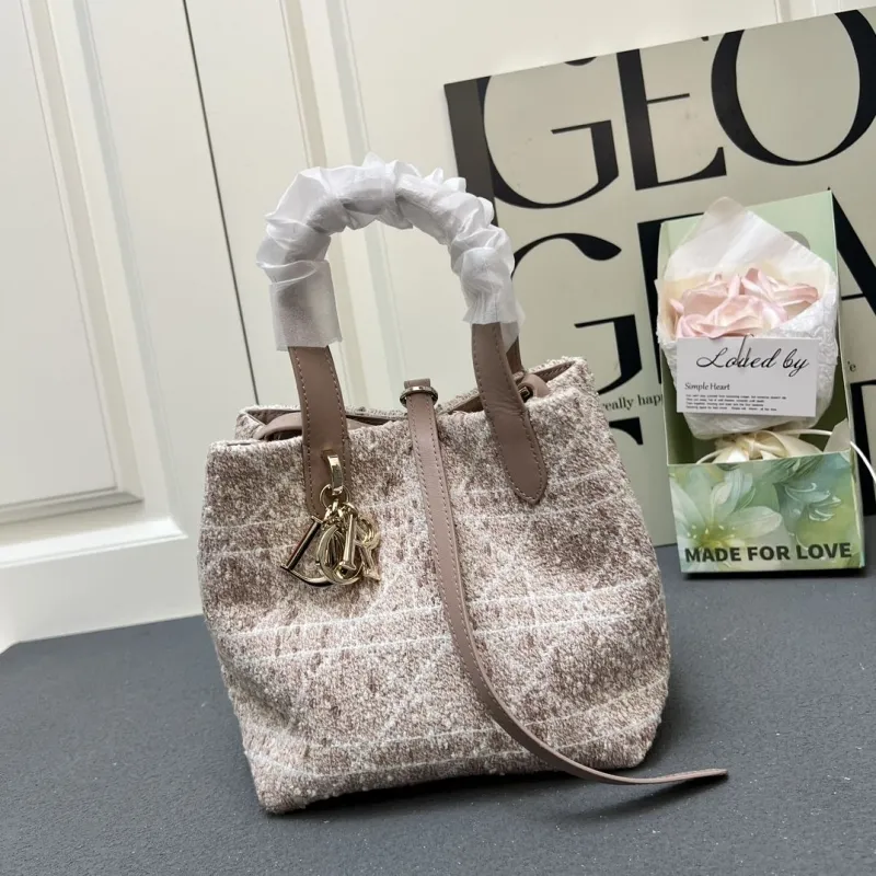 Dior Shopping Bags-54 - Image 7