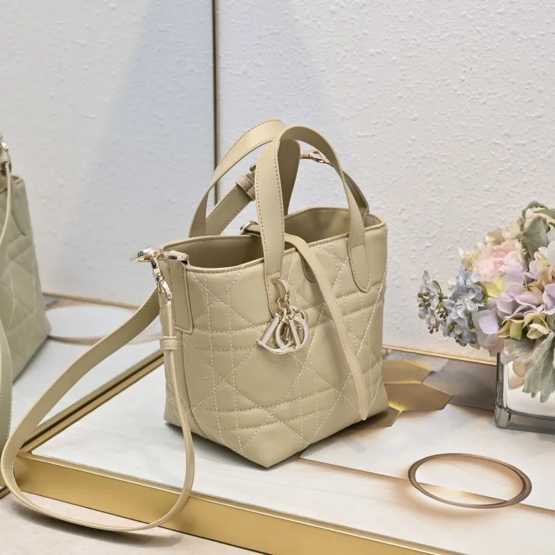 Dior Shopping Bags-59 - Image 5