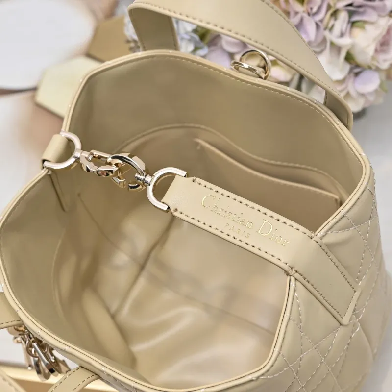 Dior Shopping Bags-59 - Image 7