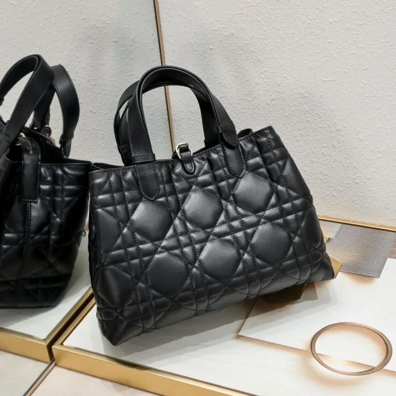 Dior Shopping Bags-62 - Image 3