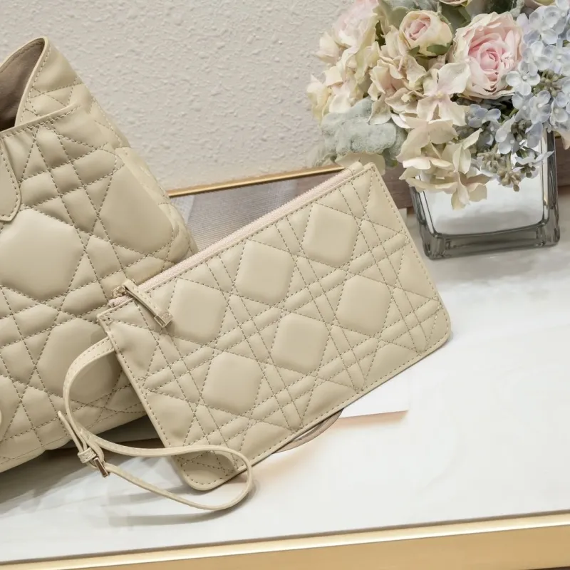 Dior Shopping Bags-64 - Image 4