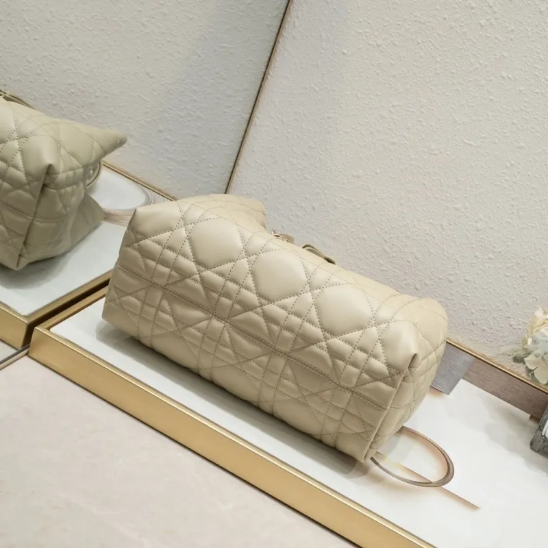 Dior Shopping Bags-64 - Image 7