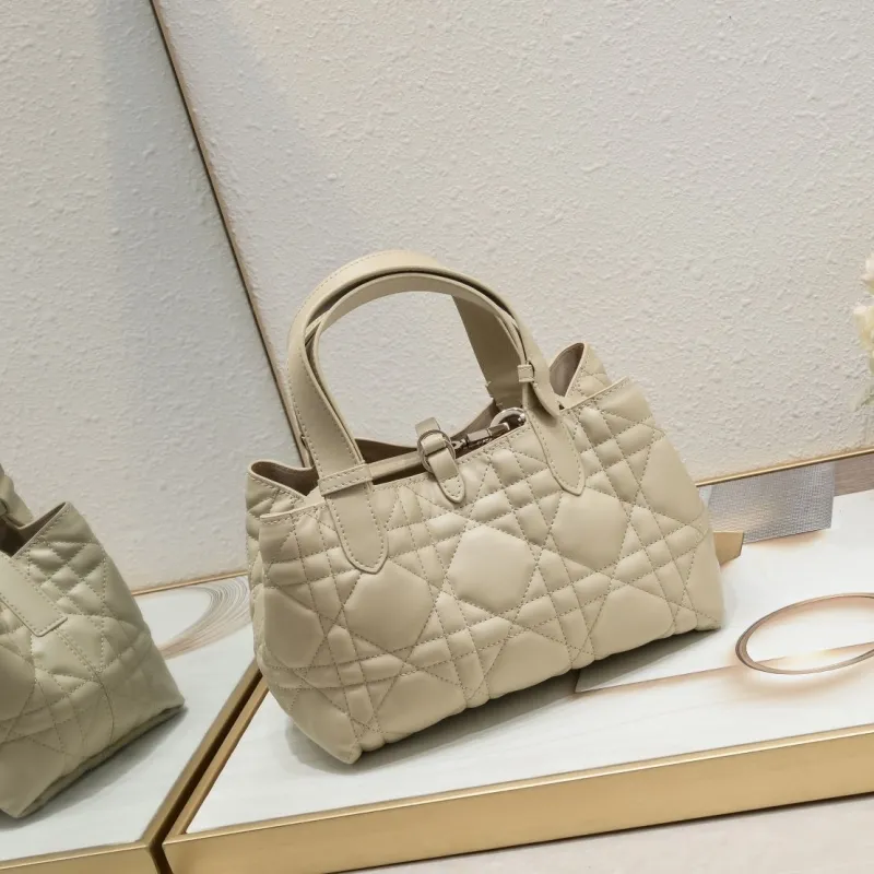 Dior Shopping Bags-65 - Image 3