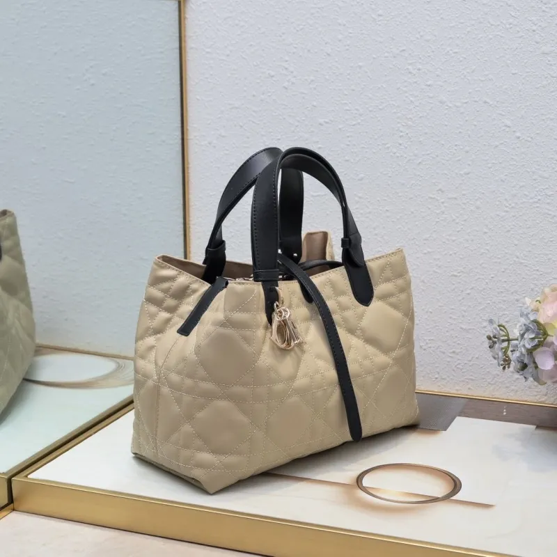 Dior Shopping Bags-70 - Image 3