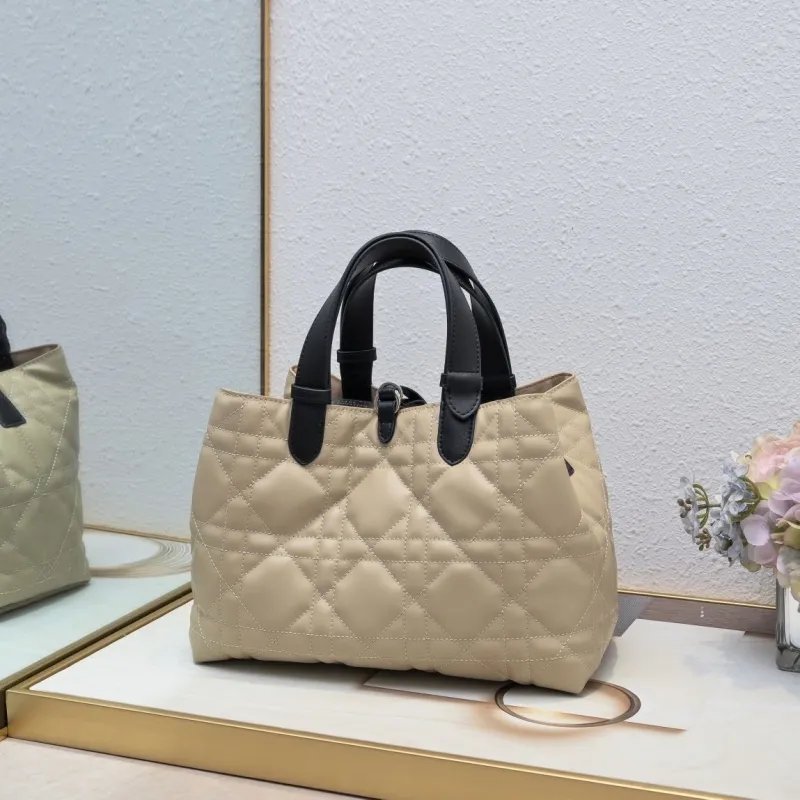Dior Shopping Bags-70 - Image 4