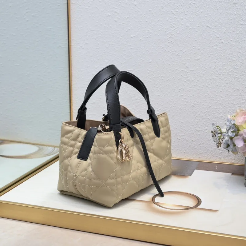 Dior Shopping Bags-71 - Image 3