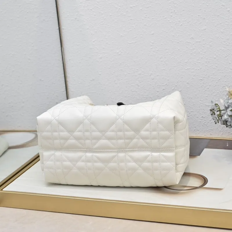 Dior Shopping Bags-72 - Image 6