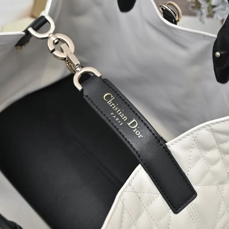 Dior Shopping Bags-72 - Image 7