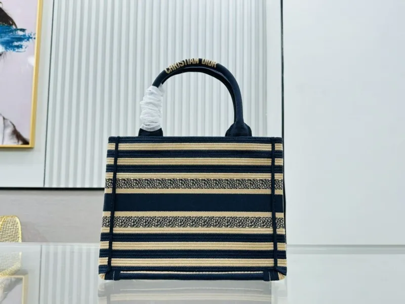 Dior Shopping Bags-78 - Image 4