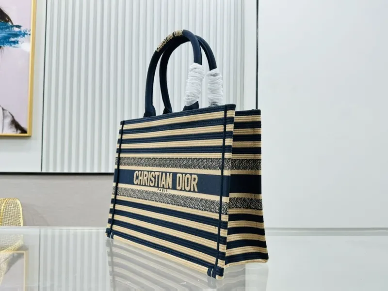 Dior Shopping Bags-79 - Image 3