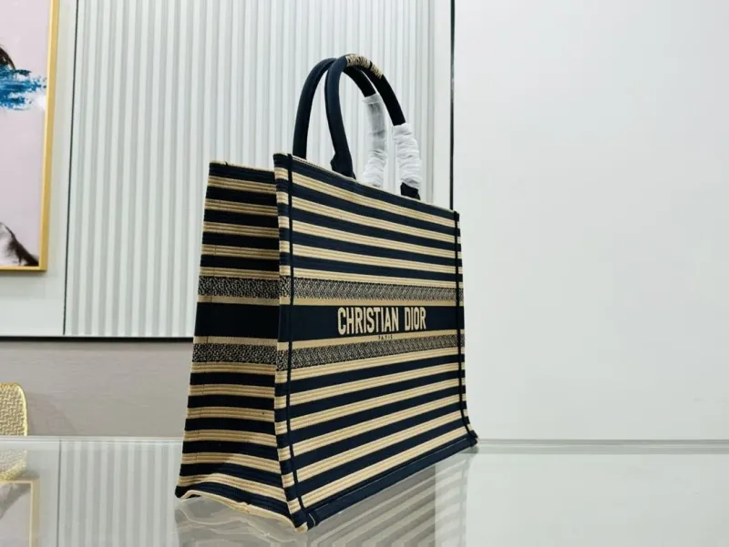 Alternative view of Dior Shopping Bags-80