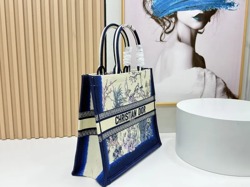 Alternative view of Dior Shopping Bags-81