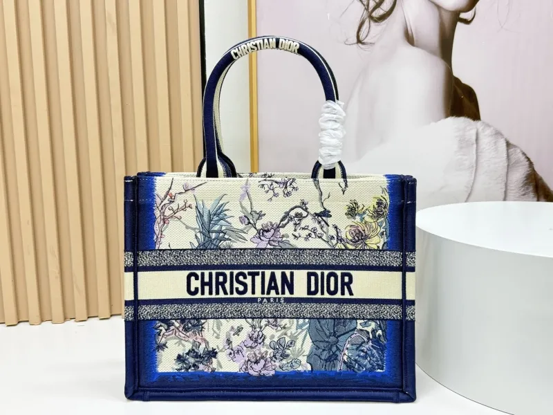 Dior Shopping Bags-82