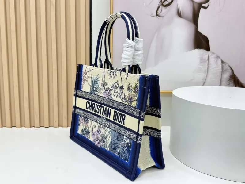 Dior Shopping Bags-82 - Image 3
