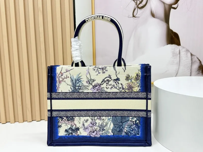 Dior Shopping Bags-82 - Image 4