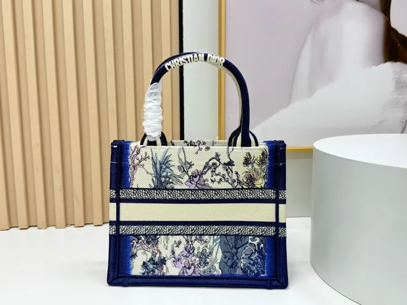 Dior Shopping Bags-83 - Image 4