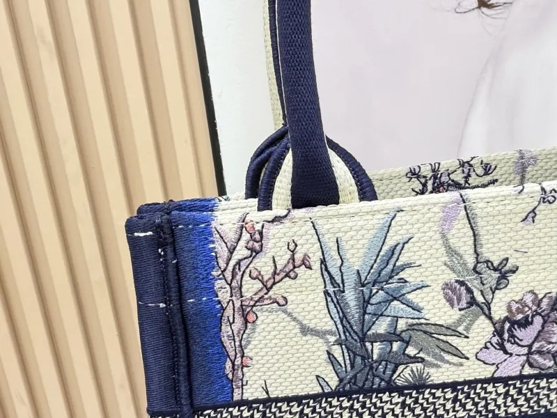 Dior Shopping Bags-83 - Image 5