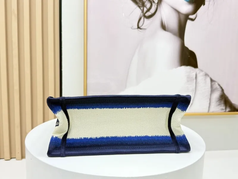 Dior Shopping Bags-83 - Image 7