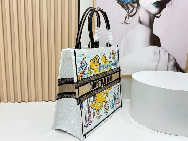 Alternative view of Dior Shopping Bags-84