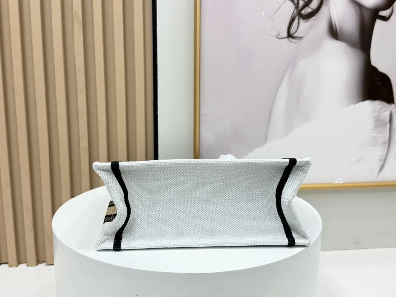 Dior Shopping Bags-86 - Image 7