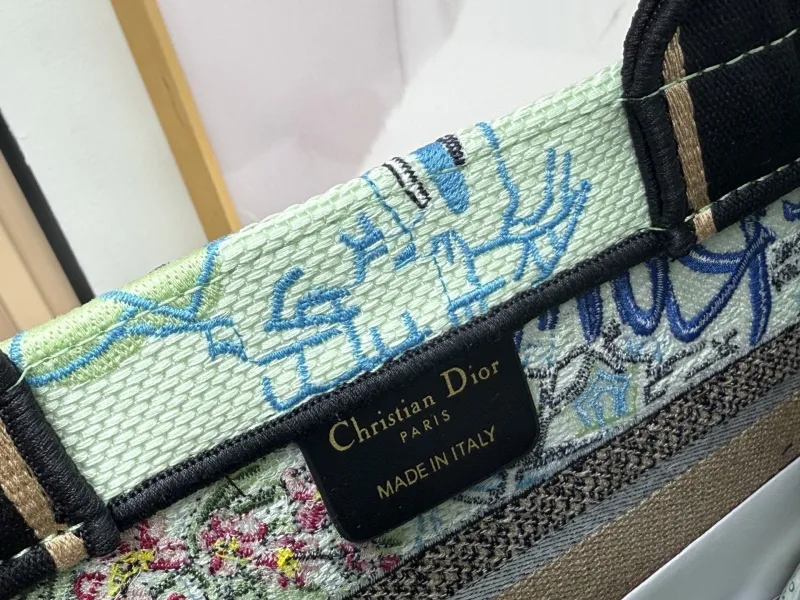 Dior Shopping Bags-93 - Image 8