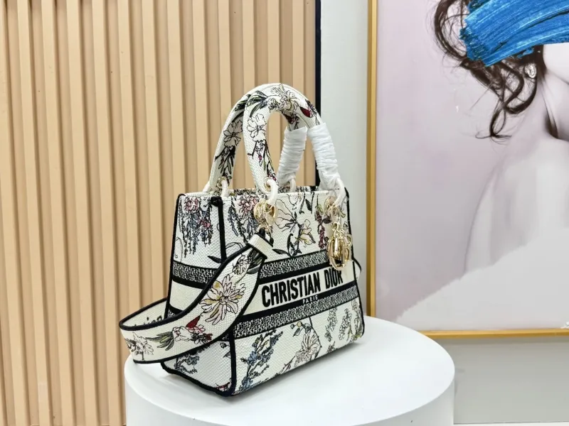 Alternative view of Dior Shopping Bags-98