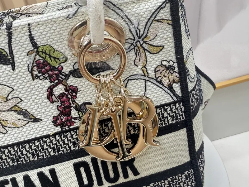 Dior Shopping Bags-98 - Image 5