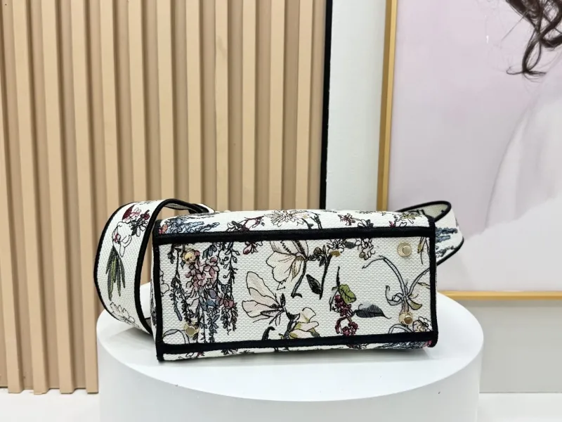 Dior Shopping Bags-98 - Image 7
