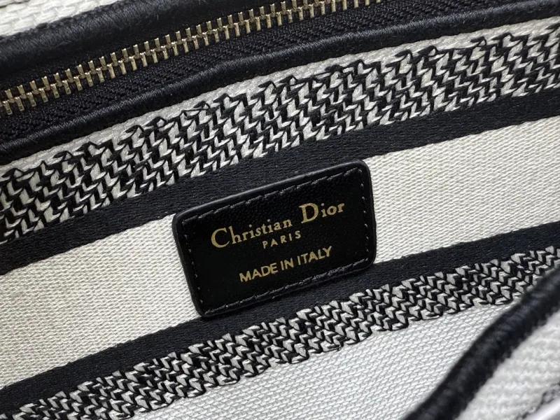Dior Shopping Bags-98 - Image 8