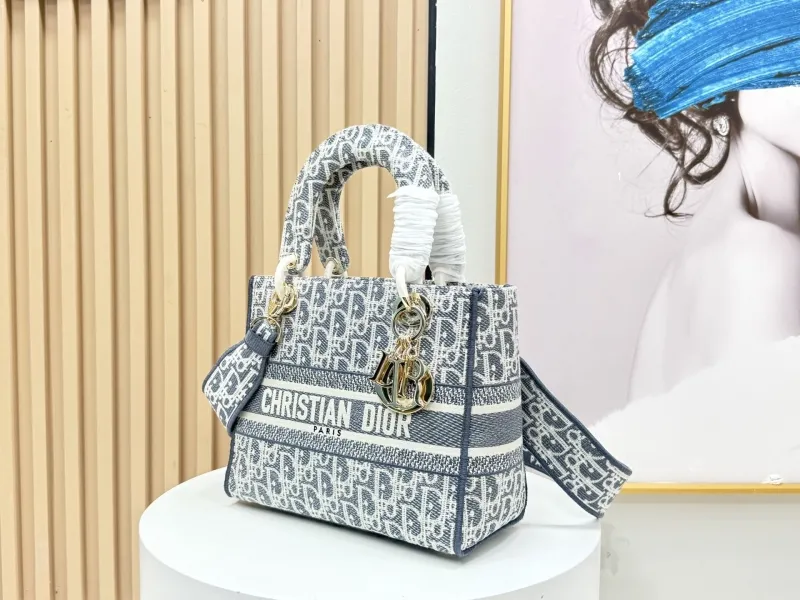 Dior Shopping Bags-99 - Image 3
