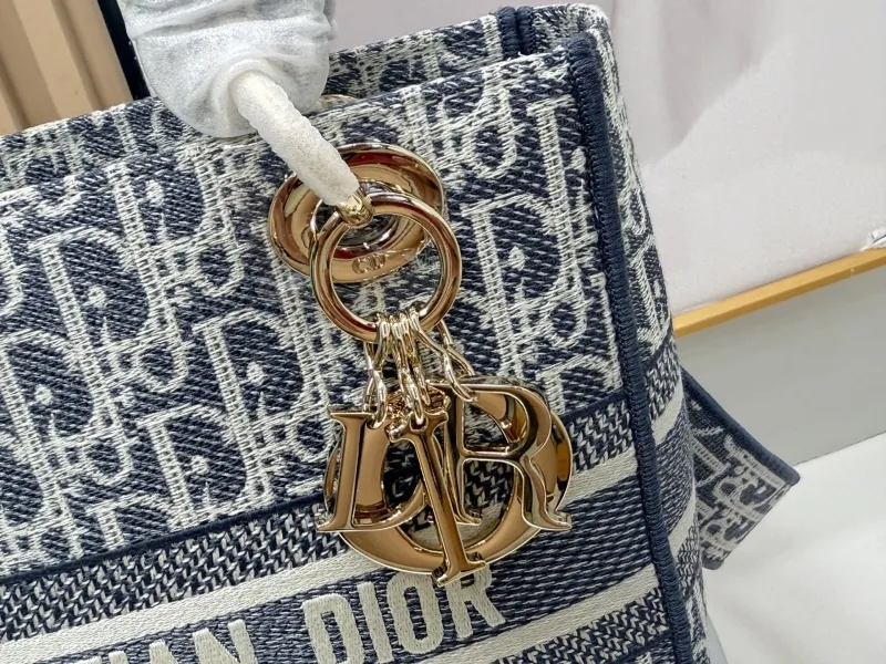 Dior Shopping Bags-99 - Image 5