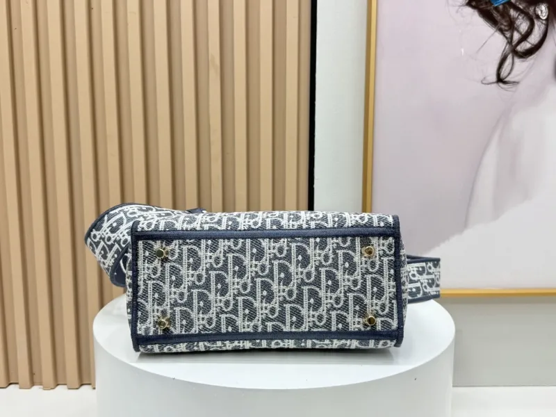 Dior Shopping Bags-99 - Image 7