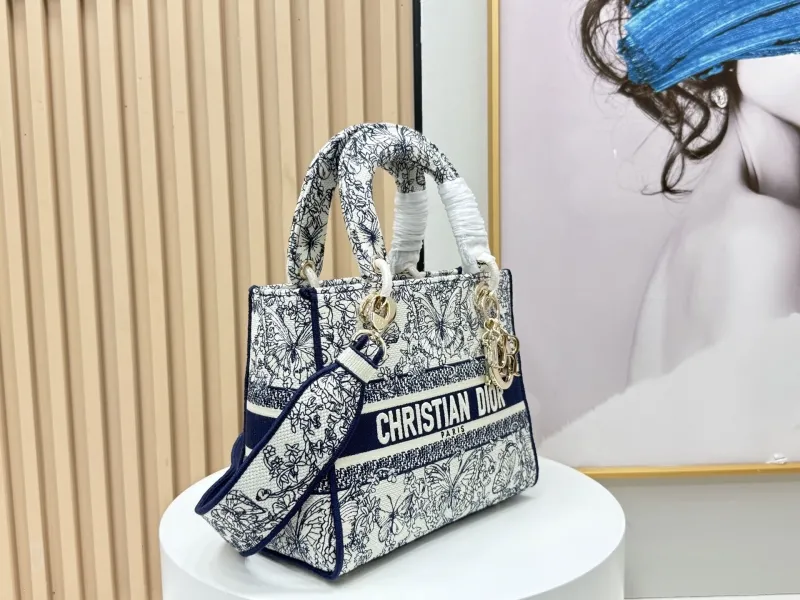 Alternative view of Dior Shopping Bags-105