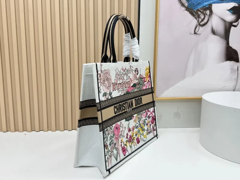 Alternative view of Dior Shopping Bags-107