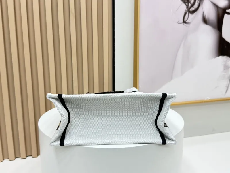 Dior Shopping Bags-109 - Image 7