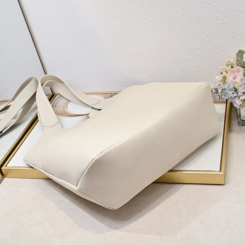 Dior Shopping Bags-111 - Image 9