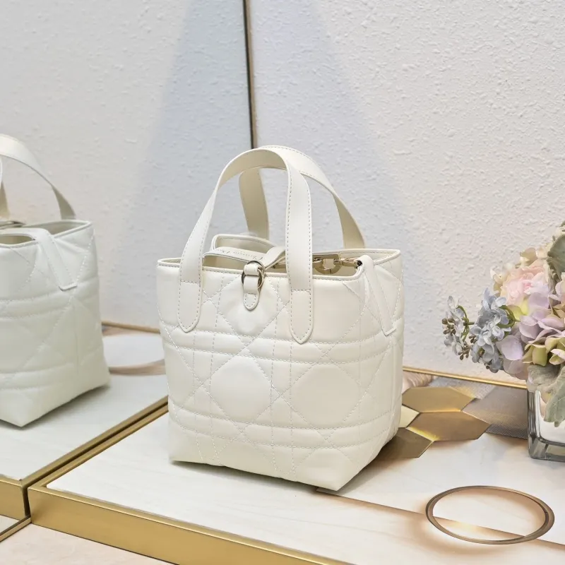 Dior Shopping Bags-117 - Image 3