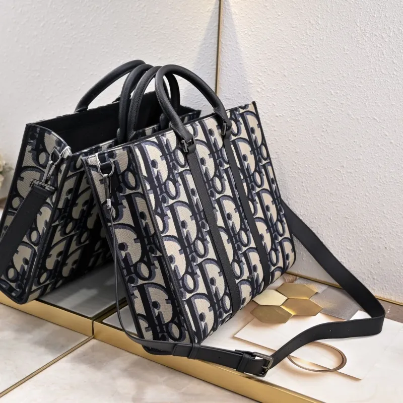 Alternative view of Dior Shopping Bags-124