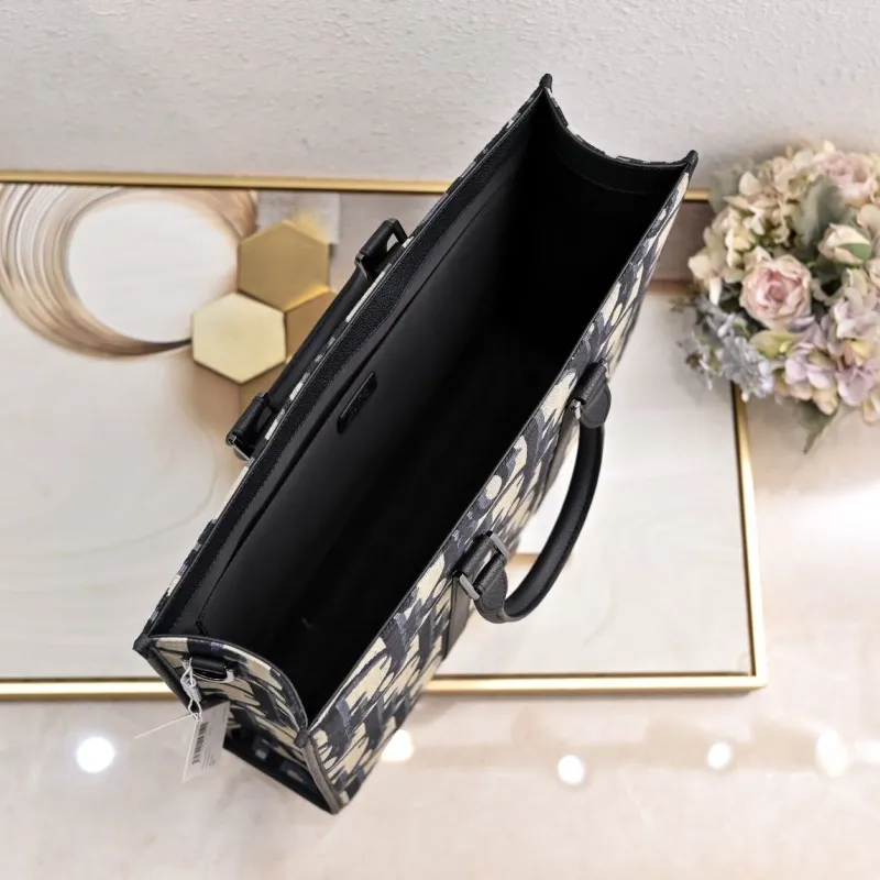 Dior Shopping Bags-124 - Image 8