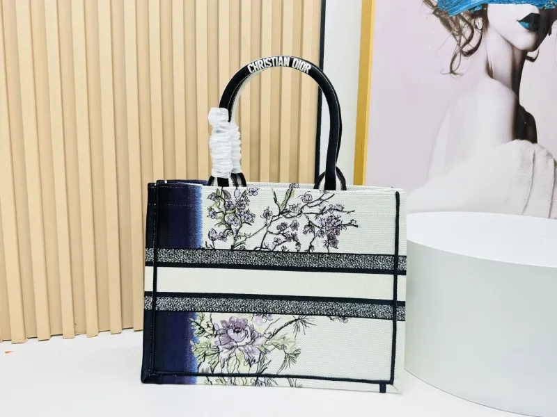 Dior Shopping Bags-129 - Image 4
