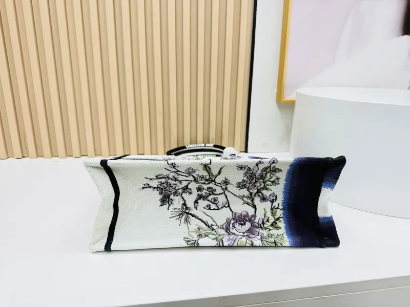 Dior Shopping Bags-129 - Image 8