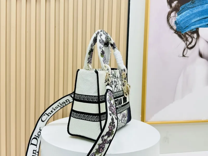 Alternative view of Dior Shopping Bags-131