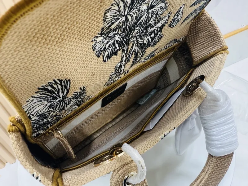Dior Shopping Bags-132 - Image 9